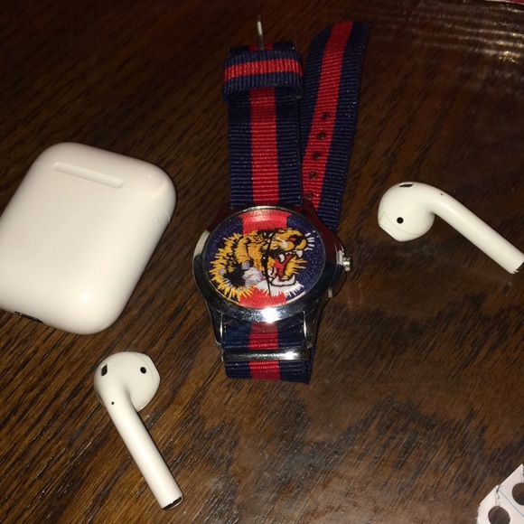 Gucci tiger watch - Picture 1 of 3